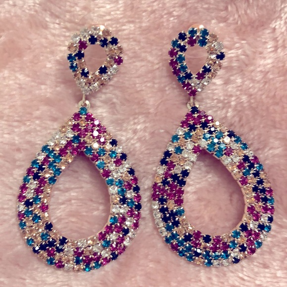 Dressy teardrop dangling rhinestone earrings - Picture 1 of 2